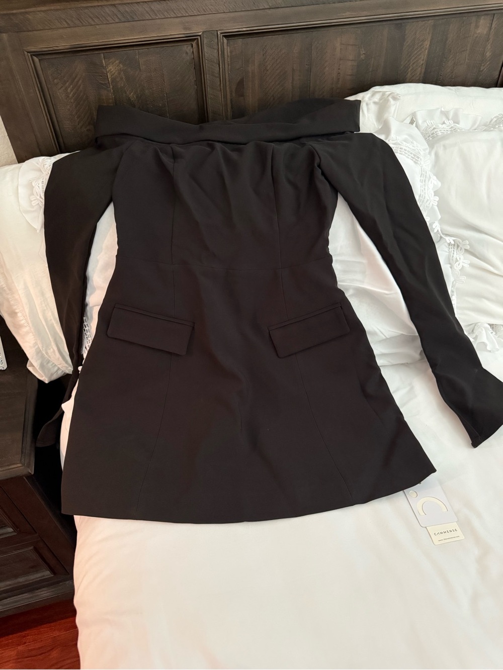 Commense One-Shoulder Black Long-Sleeve Dress